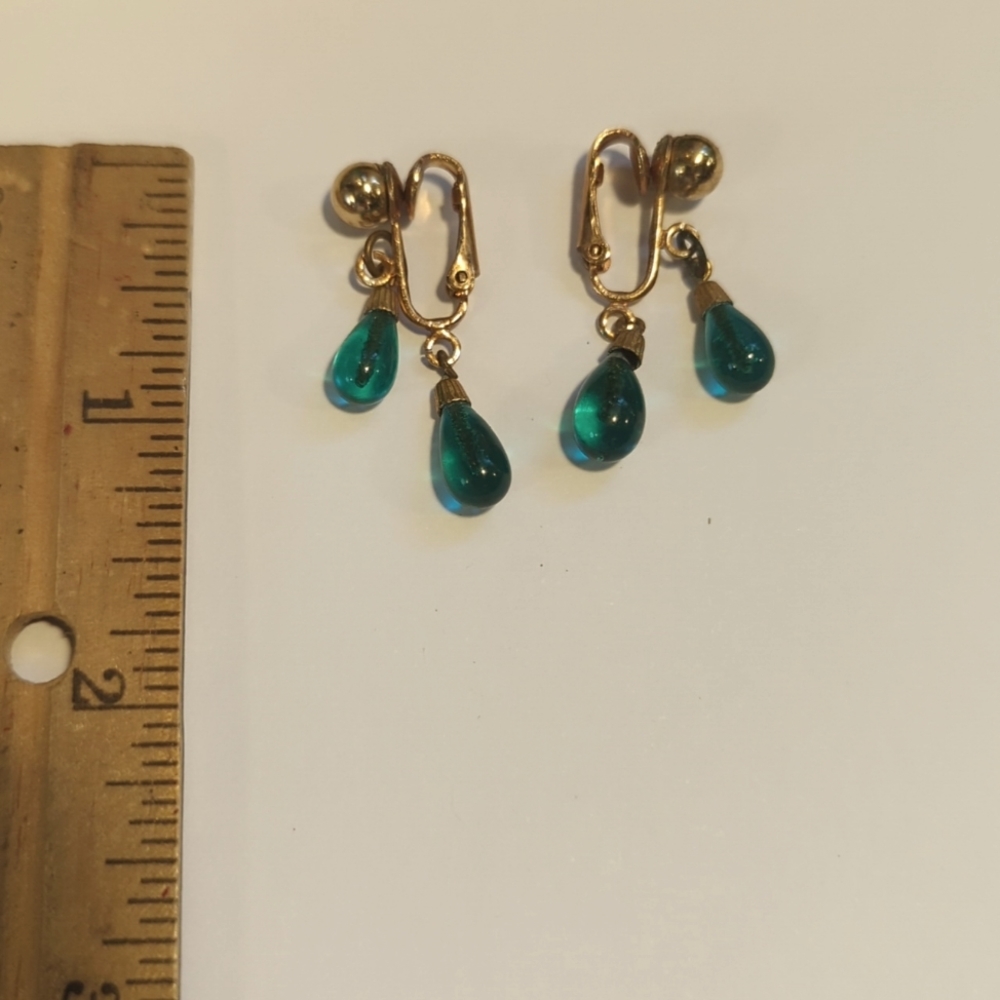 Vintage gold and green drop clip on earrings